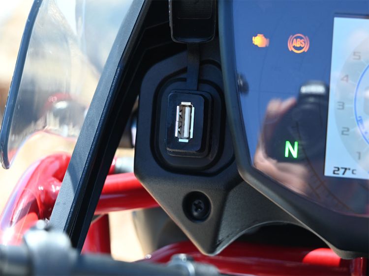 MOTO GUZZI V 85 TT Adventure (2023) - 3